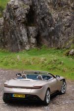 Aston Martin DB11 V8 Volante 2018 года (UK)